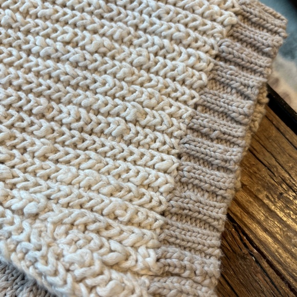 BCBG chunky sweater wrap size M - Picture 5 of 5